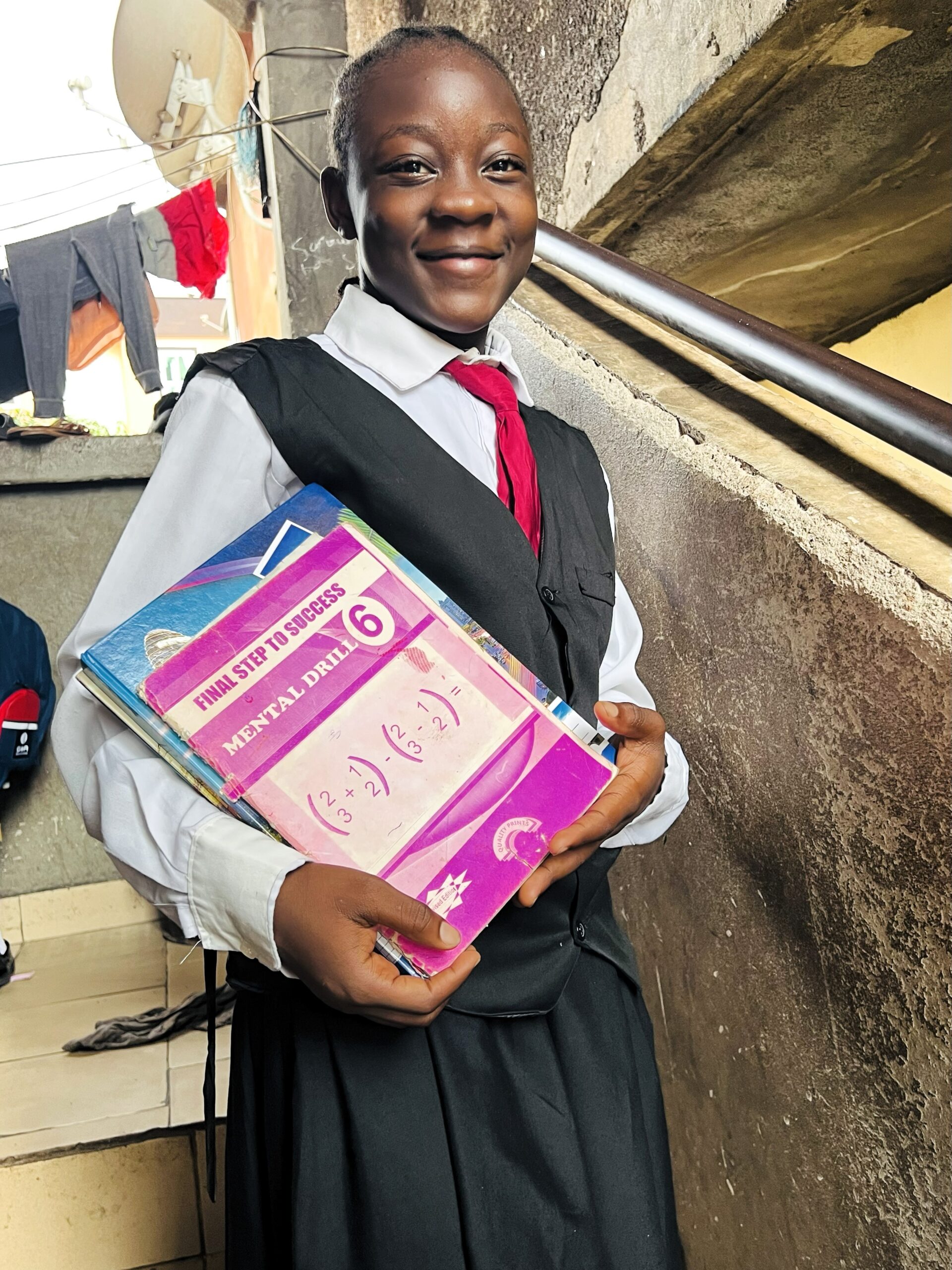 Le manuel scolaire au Cameroun: Entre héritage, enjeux sociaux et défis contemporains